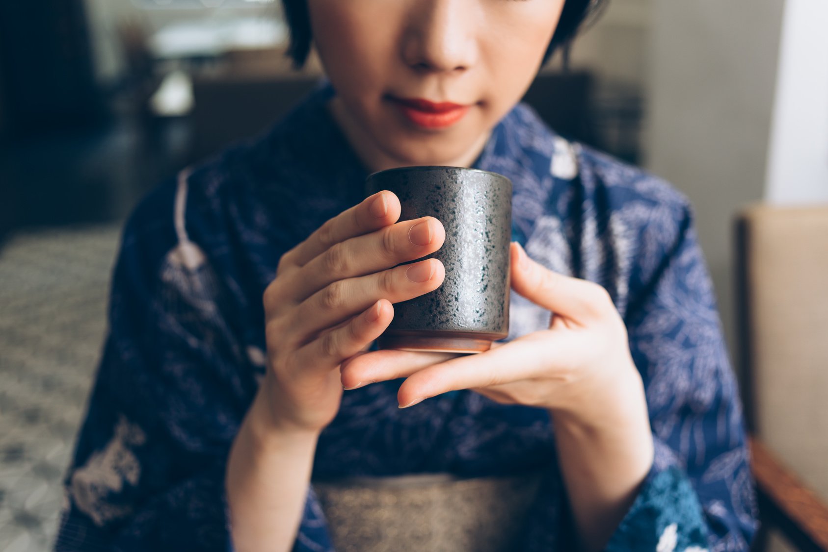 Matcha Teezeremonie einer Japanerin
