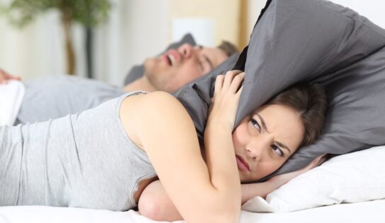 Was hilft gegen Schnarchen?
